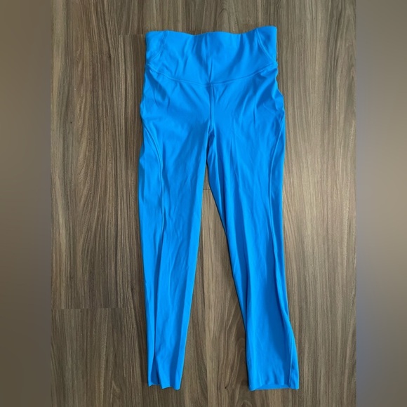 Lululemon Base Pace High-Rise Crop 23"
Poolside size 4 - Picture 6 of 7